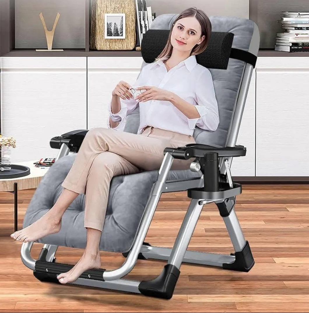 Chaise Pliable orthopédique,Ultra Confort . 
Offrez-vous un moment de détente avec cette chaise robuste, rembourrée en mousse épaisse, idéale pour le salon, la terrasse, camping ou même le Bureau.