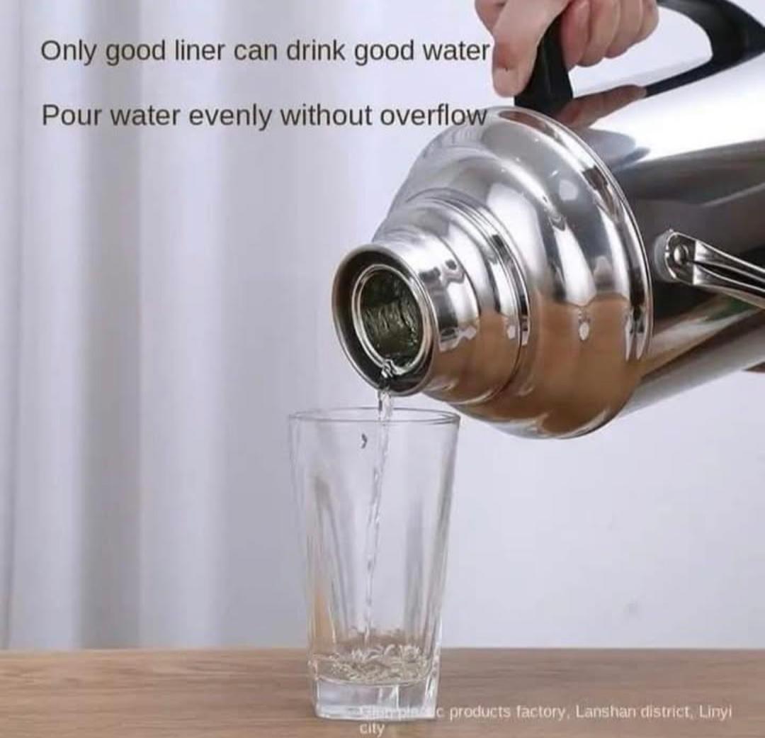 Prix : promo 9000f au lieu 18000f. c'est le moment d'en profiter commande vite pour réserver la vôtre. Thermos qui permet de garder de l'eau chaude pendant 2 à 3 jours. Description : mesure 3,2 litres, acier inoxydable, garde de l'eau pendant 3 jours.