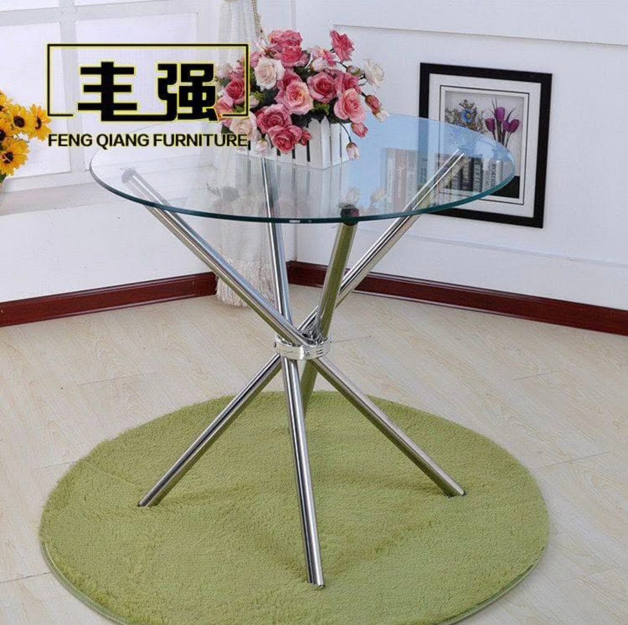 Prix : 18000f .                                Table de salle à manger ronde de luxe moderne en métal et verre et très solide.