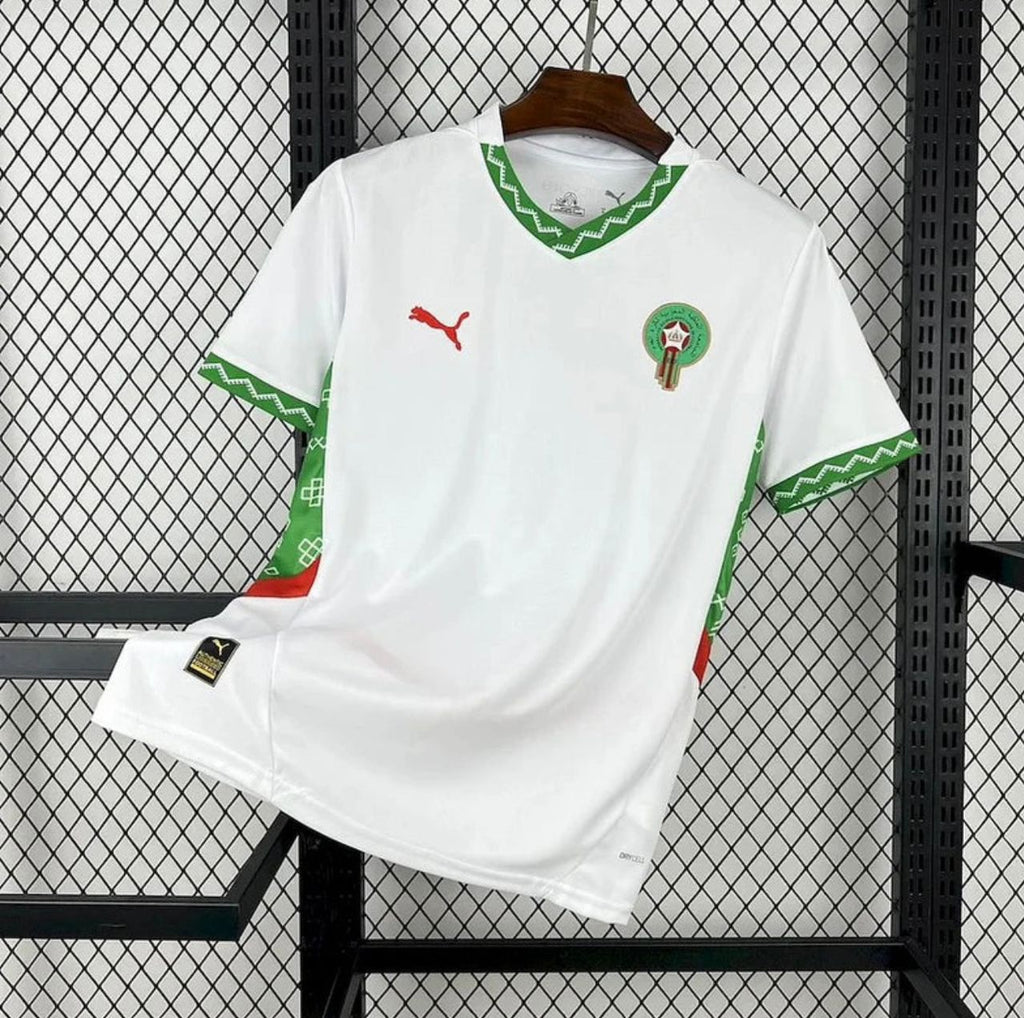 Maillot pro Max de Maroc avec le logo de la can. Toutes les tailles sont disponibles.