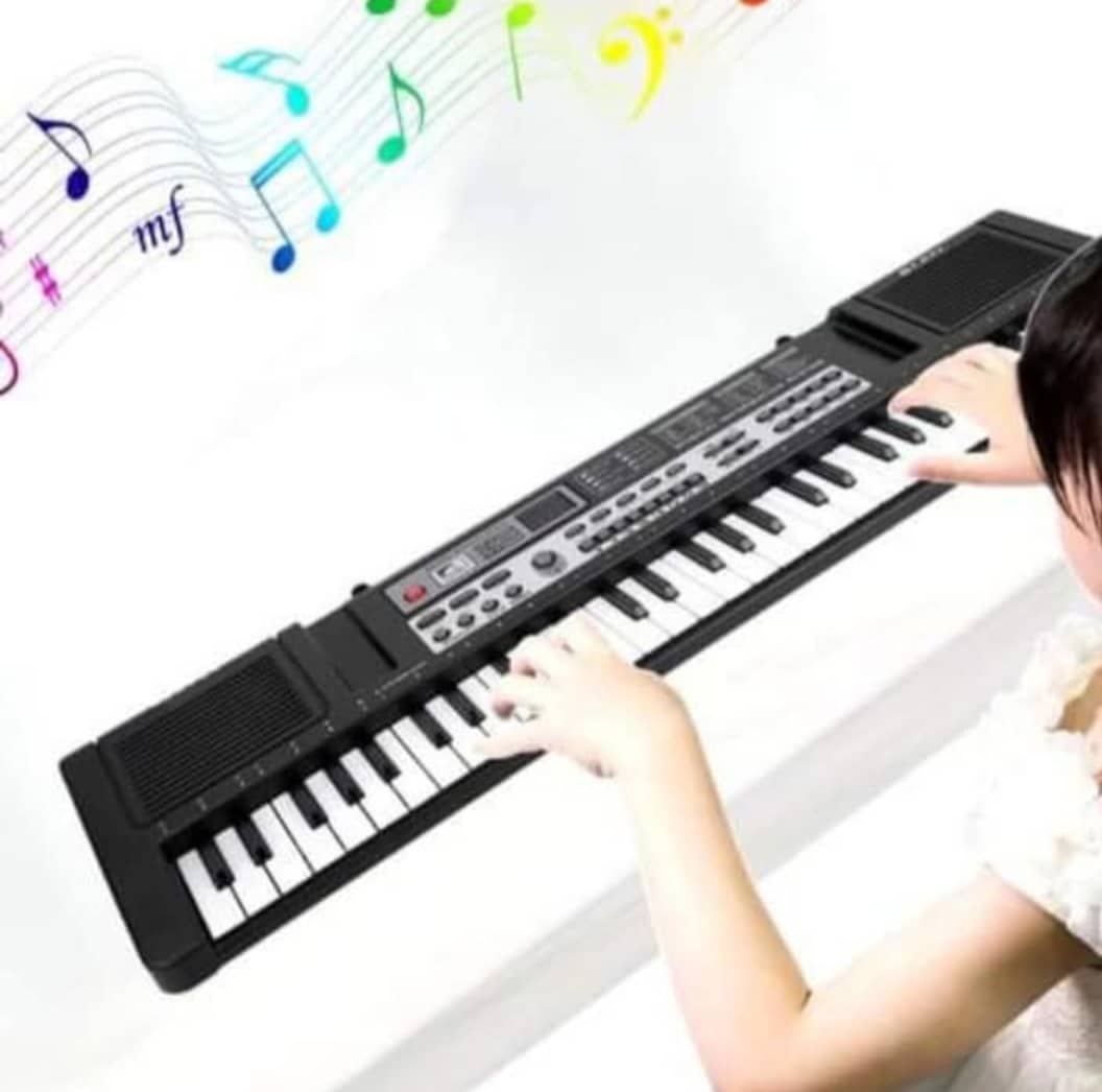 Piano apprentissage pour enfants et grande personne, ça prend clé USB, 61 touches et micro
