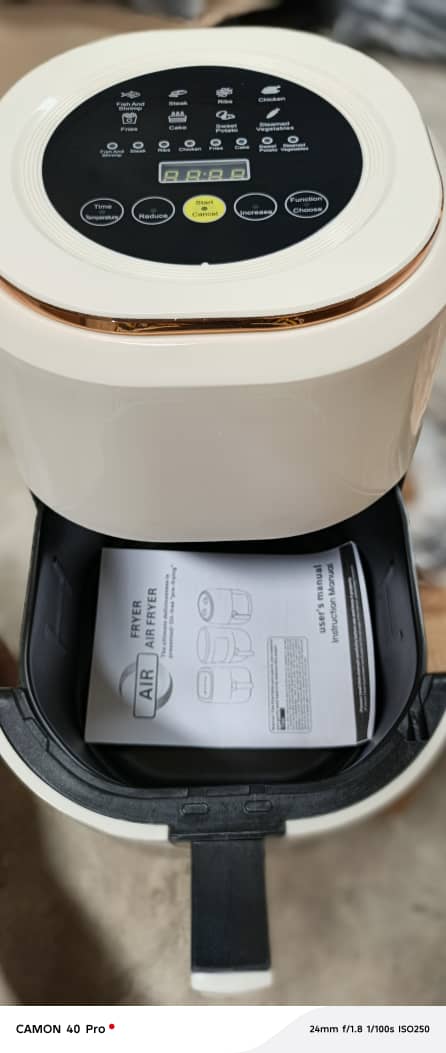 Prix : 25000f au lieu de 45000f Grande friteuse à air électrique 8 litres, four domestique intelligent, four à Convention multifonction sans huile, 6 mode de cuisson.
