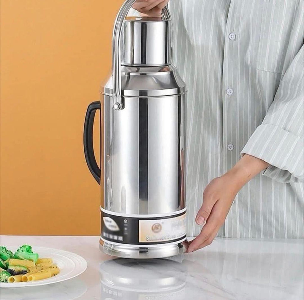 Prix : promo 9000f au lieu 18000f. c'est le moment d'en profiter commande vite pour réserver la vôtre. Thermos qui permet de garder de l'eau chaude pendant 2 à 3 jours. Description : mesure 3,2 litres, acier inoxydable, garde de l'eau pendant 3 jours.