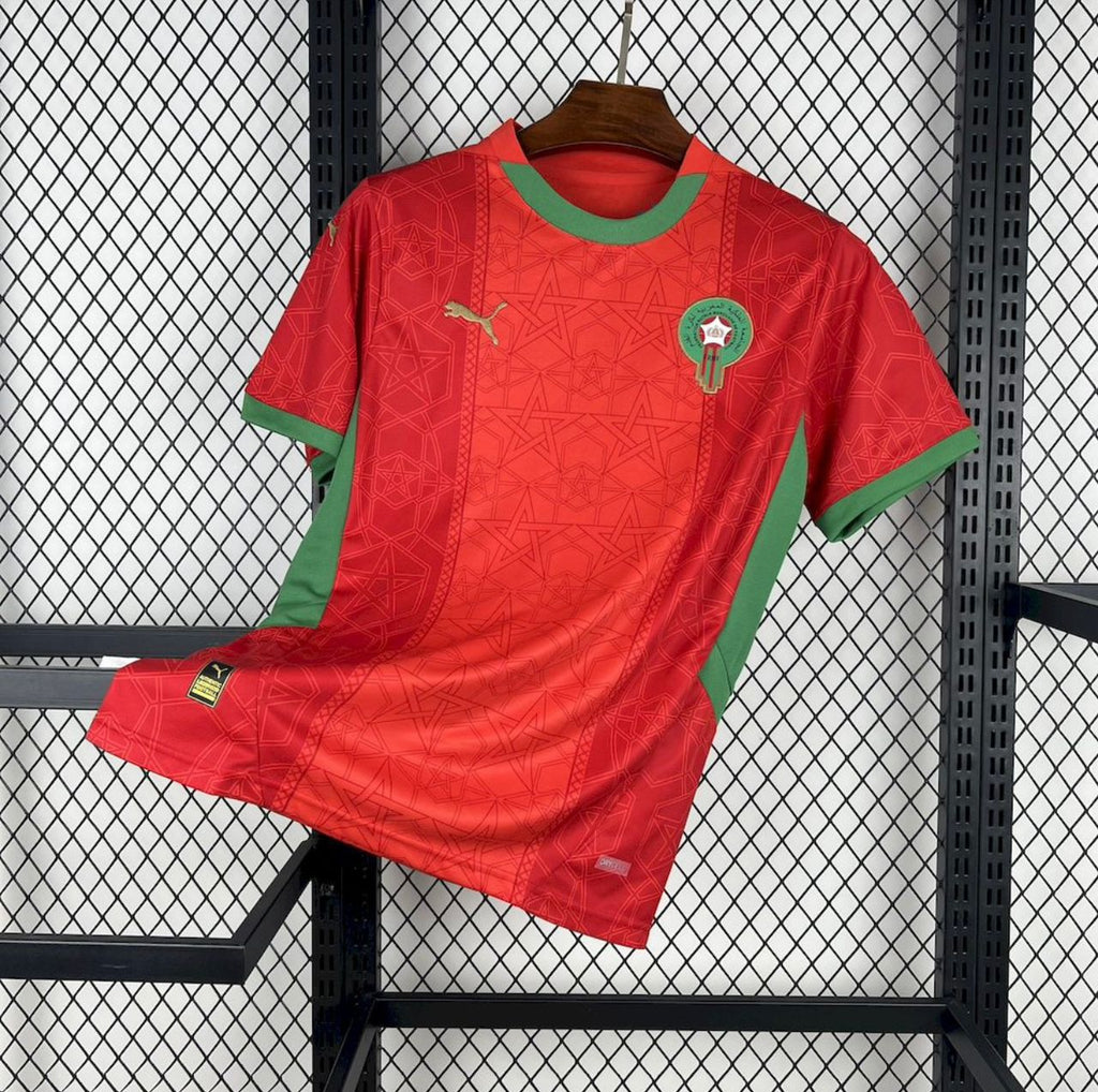 Maillot pro Max de Maroc avec le logo de la can. Toutes les tailles sont disponibles.